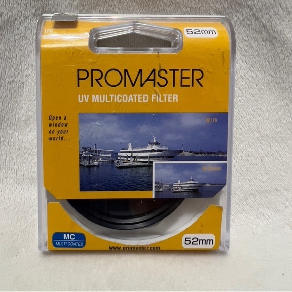 PROMASTER UV Multicoated Filter Lens 52 MM - Picture 1 of 2